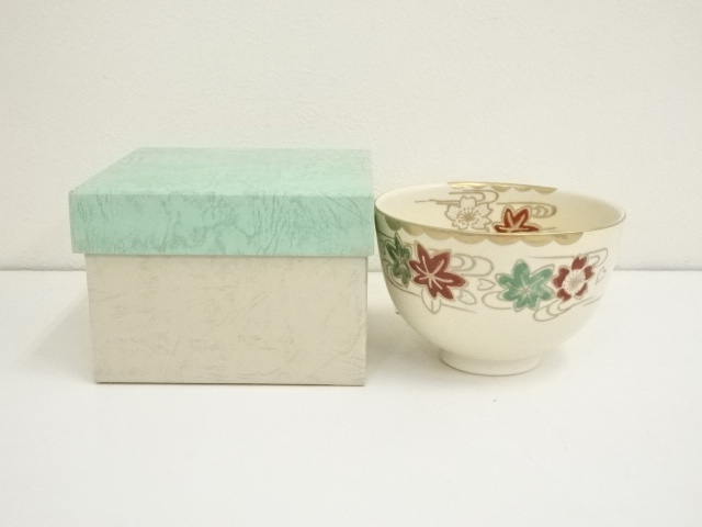 JAPANESE TEA CEREMONY / TEA BOWL CHAWAN / STREAM 